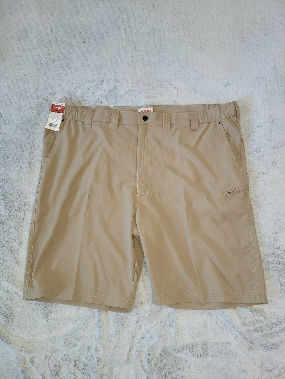 Wrangler Authentics Mens Size 48 Classic Cargo Flex Tan Performance Shorts
